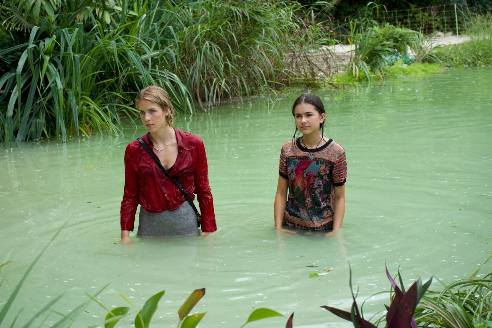 Emily Bett Rickards Leaked Nude