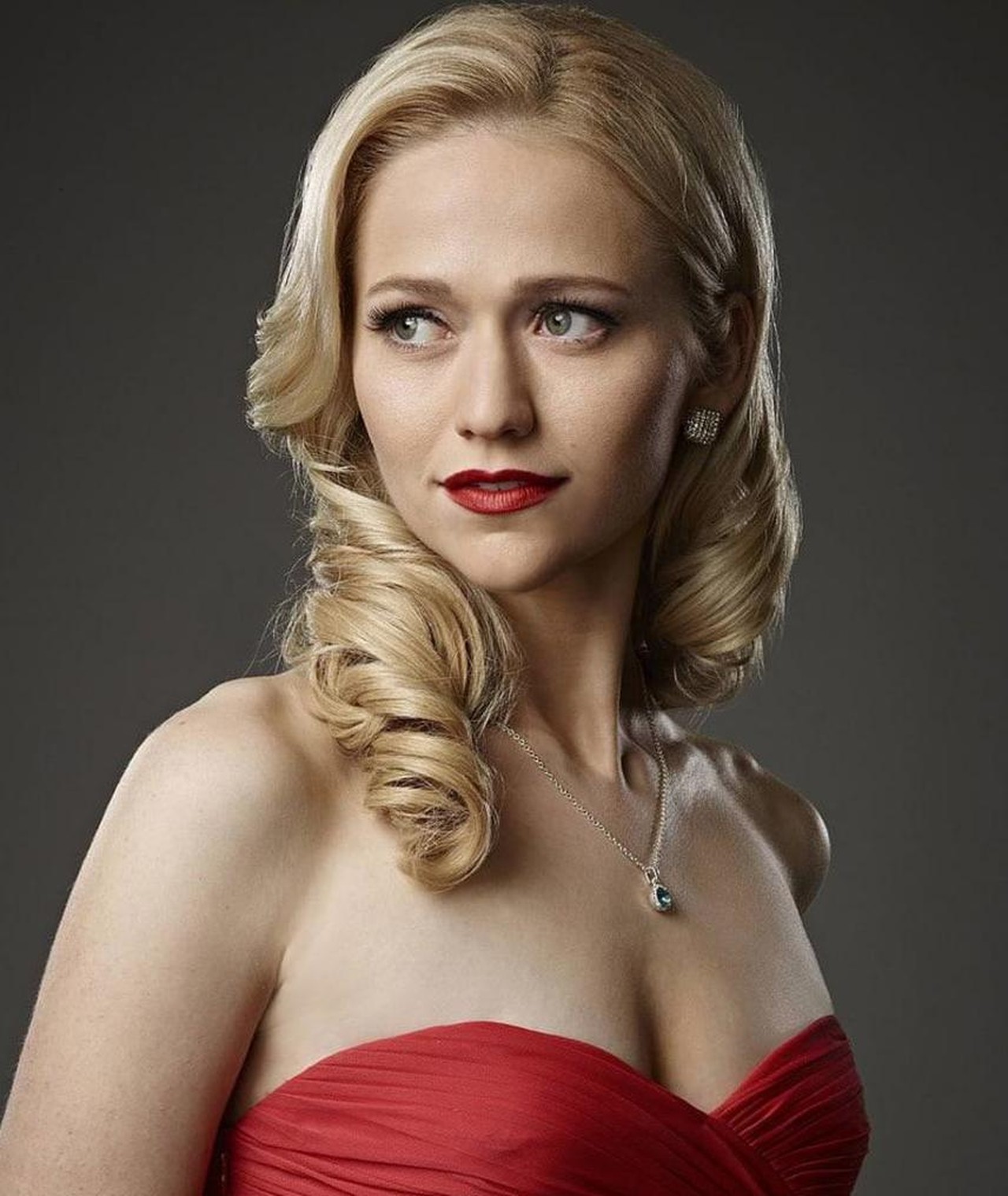 Johanna Braddy Nudes