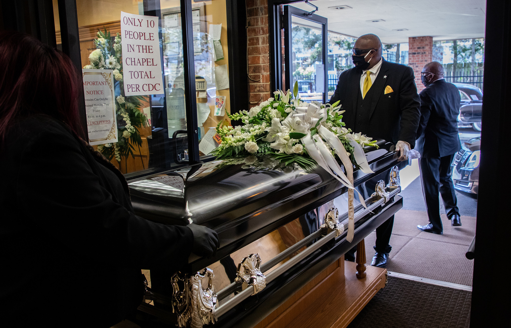 Leaks Funeral Home In Country Club Hills