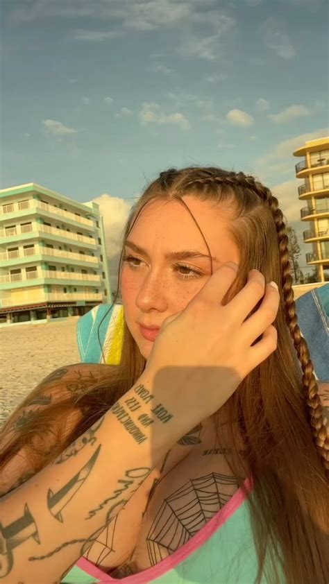 Thesarahmariee Onlyfans Leaked